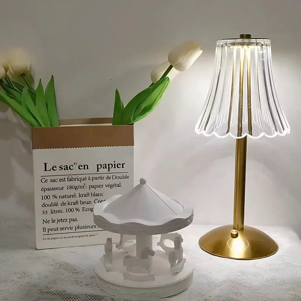Luminária de Mesa LED Paris 3 em 1 Carpetino