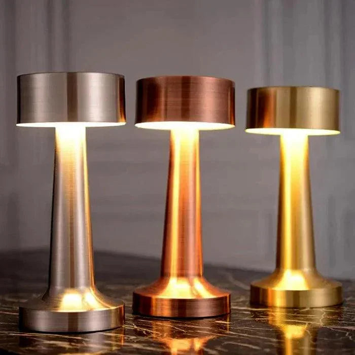 Luminária de Mesa Mirina Carpetino